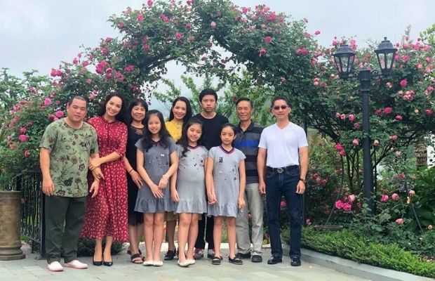 Family in Silk Path Sapa